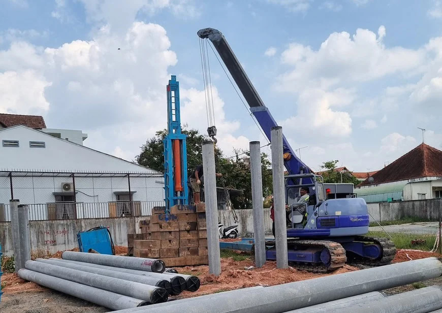 Đ&oacute;ng &eacute;p khoan cọc nhồi b&ecirc; t&ocirc;ng tại TP Vinh Nghệ An