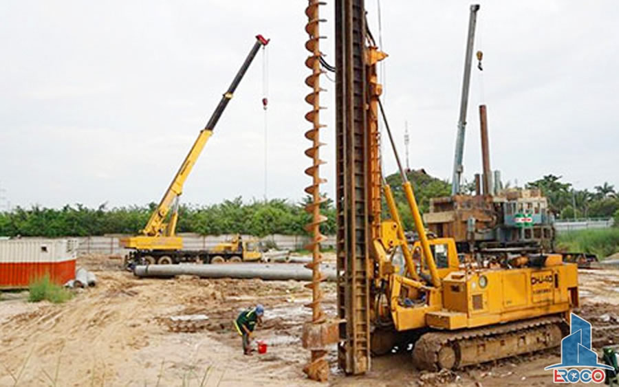 Hút nước ngầm đào móng nhà Vinh Nghệ An