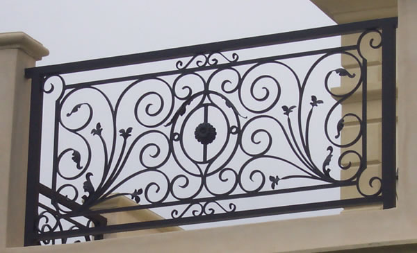 Thi công sắt mỹ thuật trang trí Vinh Nghệ An